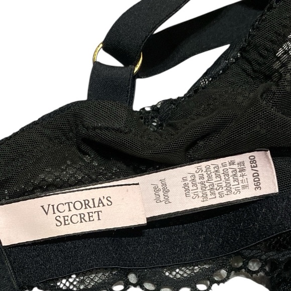 Victoria Secret Plunge Black Bra Lace Overlay Adjustable Straps and Clasp 36DD - Picture 15 of 16